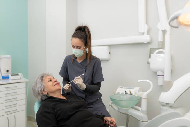 Best Emergency Tooth Extraction in Loughman, FL